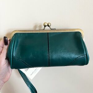 Patricia Nash Green Leather Kisslock Wristlet Clutch.
